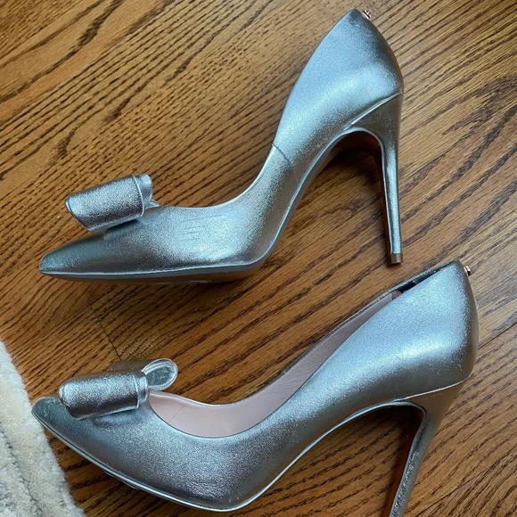 Ted Baker London Heels Silver Bow in size 38 - Picture 4 of 5